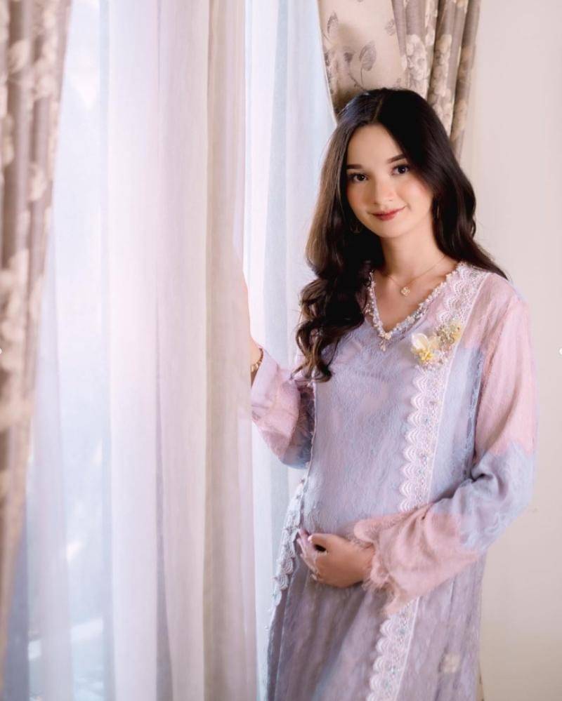 Instagram.com/sabrinaanggraini